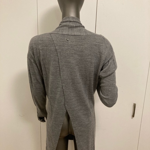 ZELLA YOGA SWEATER - Picture 4 of 5